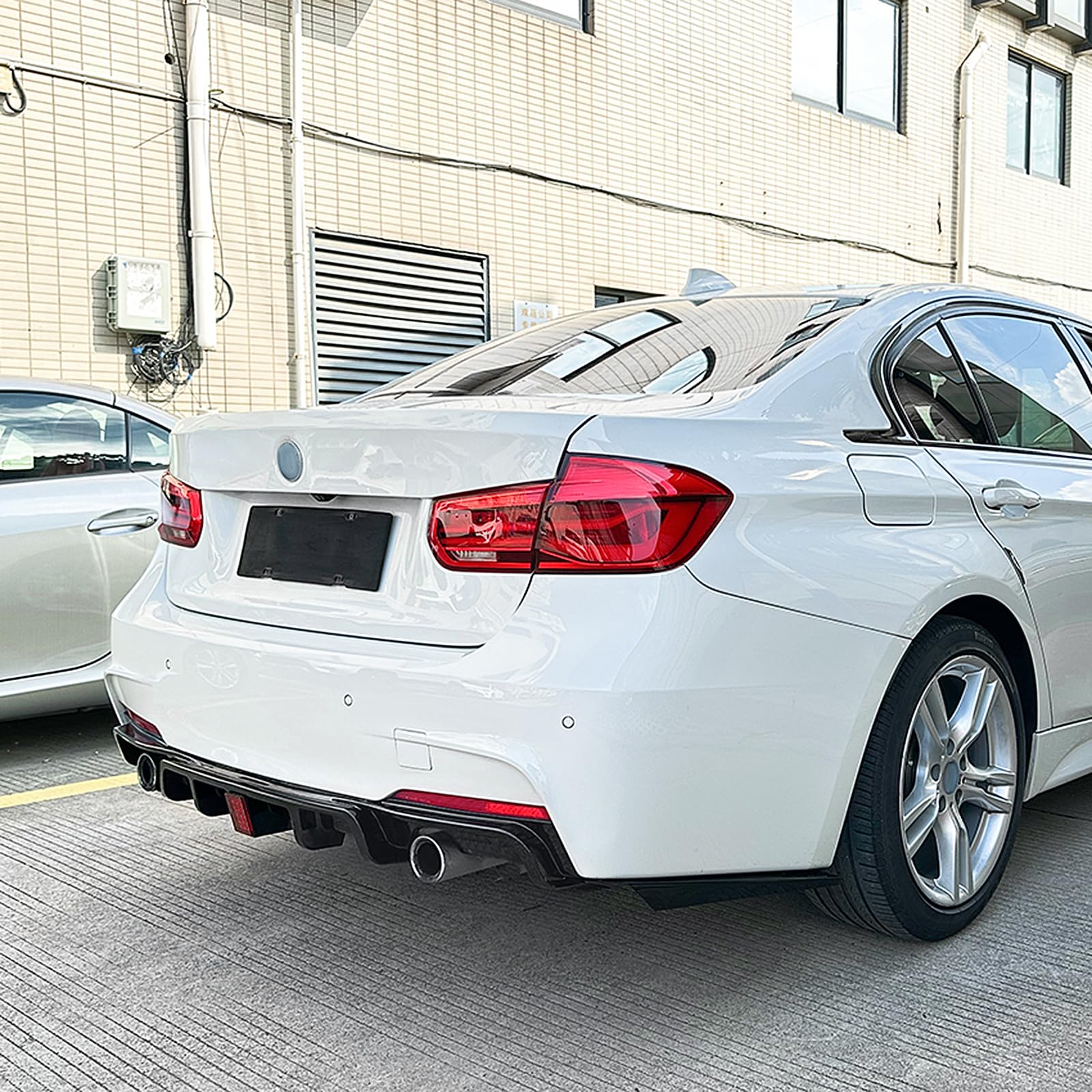  F30 リアバンパー Amazon | BMW 3シリーズF30 Mスポーツシングルアウトデュアルアウト用